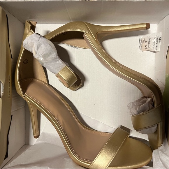 New In Box Heels - Picture 2 of 4